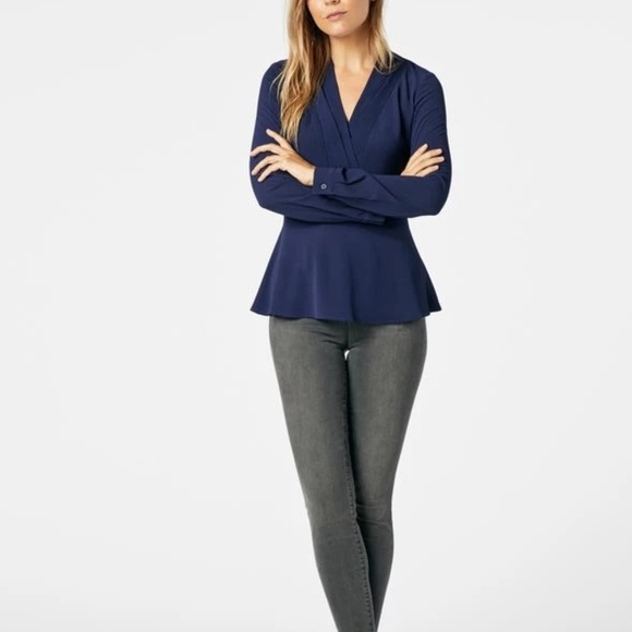 đHPđNWT V Neck Peplum Blouse - Picture 3 of 7